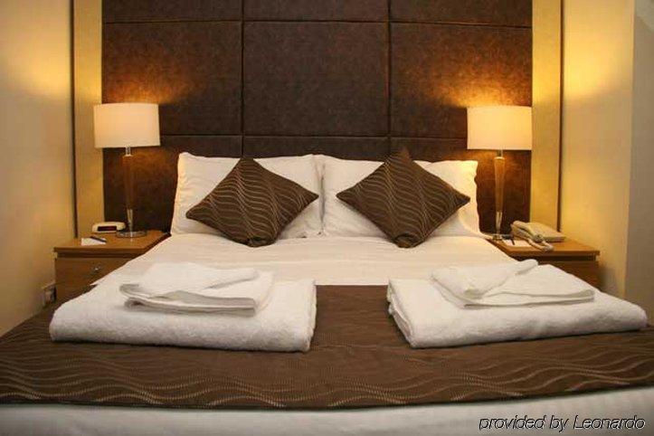 Windsor Hotel ネアン エクステリア 写真