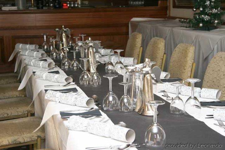 Windsor Hotel ネアン エクステリア 写真