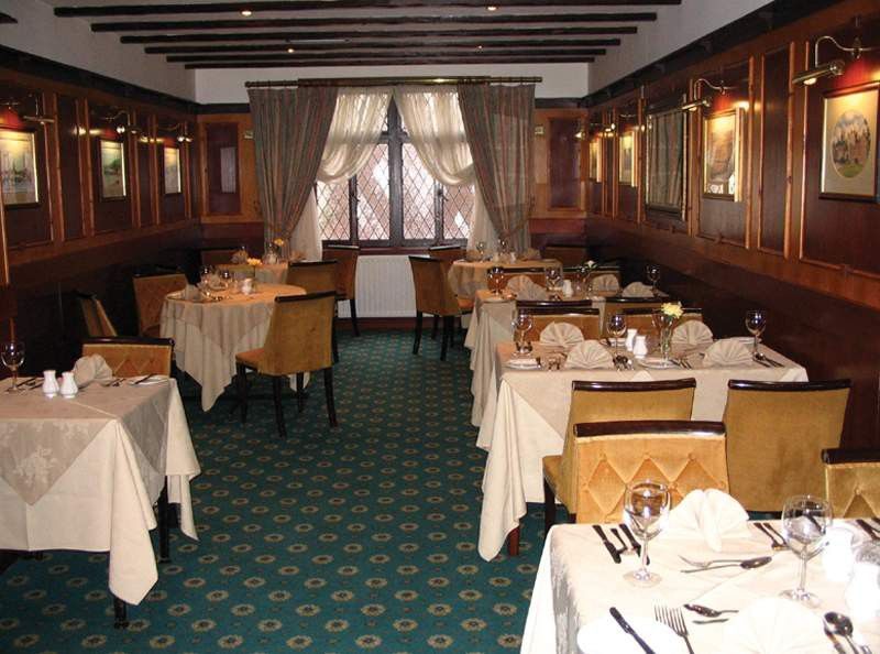 Windsor Hotel ネアン エクステリア 写真